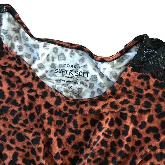 Torrid Womens Plus 2x Super Soft Animal Print Lace Inset Dolman Tee - Picture 6 of 7